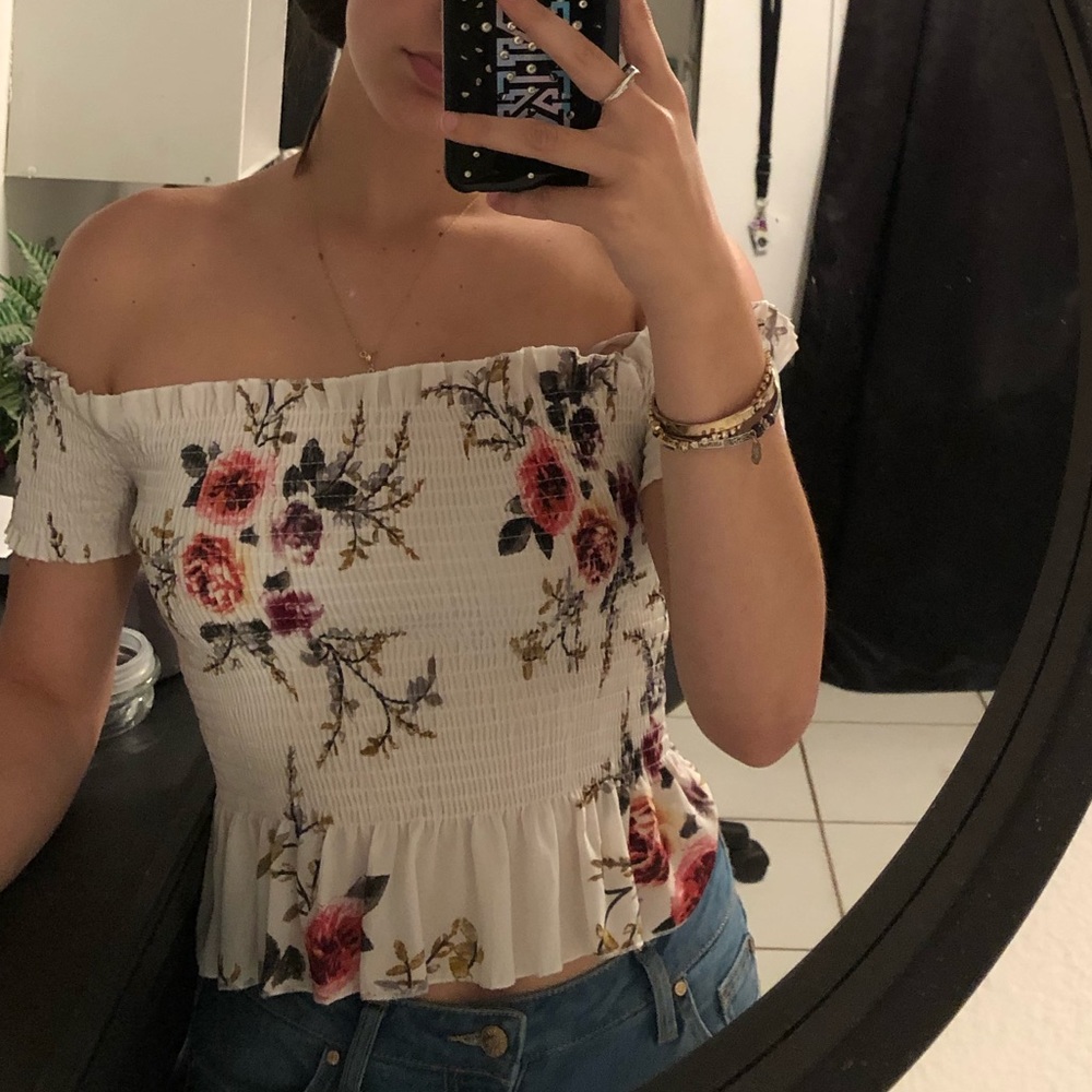 FLORAL TOP